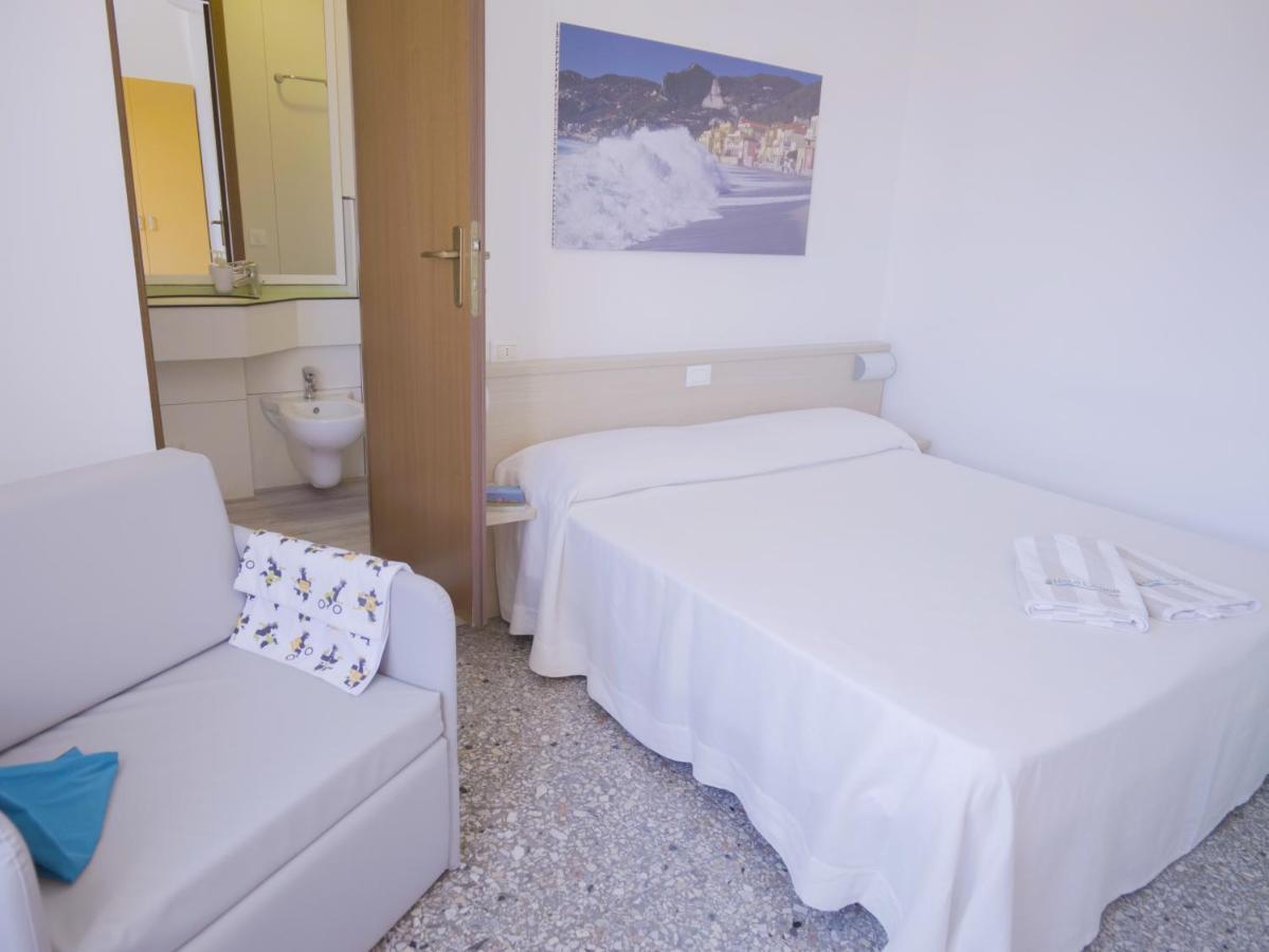 Liliana Hotel 2*