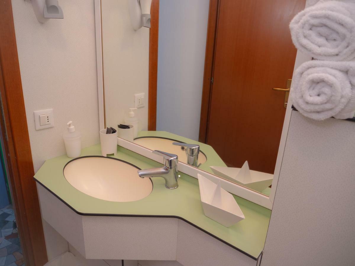 Liliana Hotel 2*
